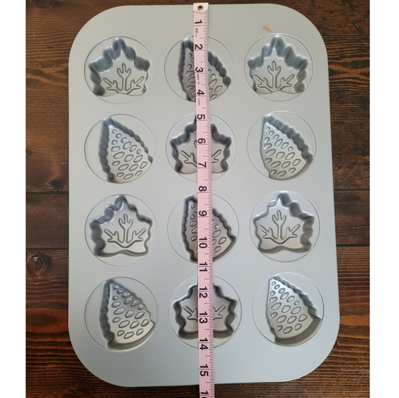 Retired Pampered Chef Harvest Cake Pan - Picture 3 of 4